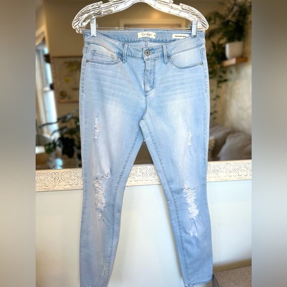 Jessica Simpson Distressed Light Wash Kiss Me Super Skinny Stretch Jeans 29 - Picture 4 of 10